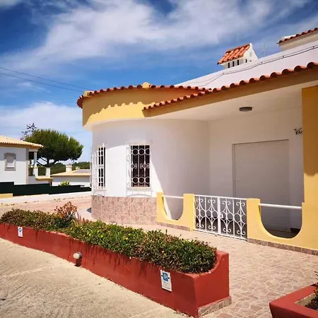 Balaia Beach House *
